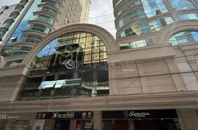 Apartamento com 3 quartos à venda na Rua 302, 192, Meia Praia, Itapema