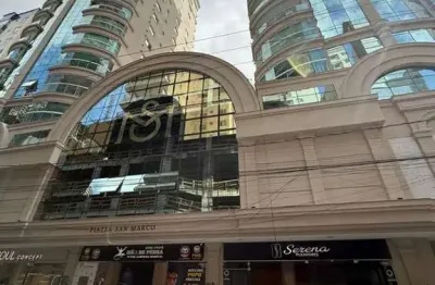 Apartamento com 4 quartos à venda na Rua 302, 192, Meia Praia, Itapema