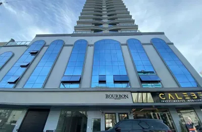 Apartamento finamente mobiliado com 3 dormitórios e lazer completo no coração de meia praia