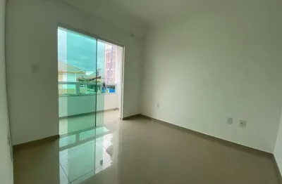 Sobrado de 3 dormitórios com churrasqueira e 2 vagas de garagem em porto belo