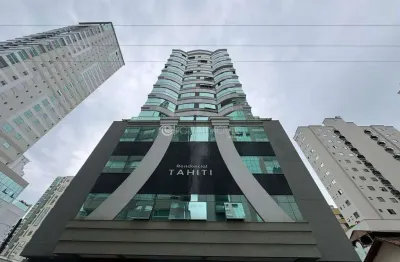 Apartamento mobiliado com 3 suítes e ar condicionado no residencial tahiti – meia praia, itapema