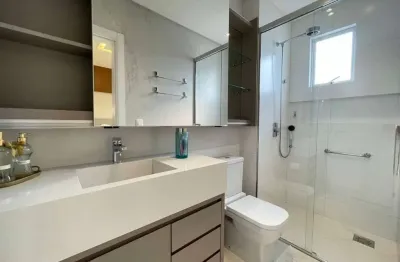 Luxuosa cobertura duplex com 5 suítes e vista para o mar no residencial las vegas, itapema sc
