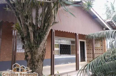 Casa à venda no martim de sá, caraguatatuba , 720 m2 por r$ 750.000