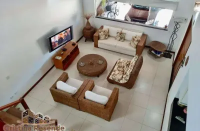 Casa com 4 quartos à venda em Toninhas, Ubatuba  por R$ 1.650.000