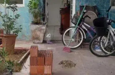 Casa com 2 quartos à venda no getuba, caraguatatuba  por r$ 210.000