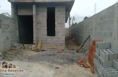 Casa com 2 quartos à venda no balneário dos golfinhos, caraguatatuba  por r$ 175.000