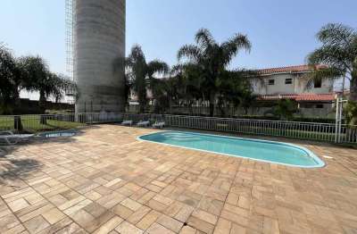 Sobrado de 3 dormitórios e 2 vagas em condomínio fechado em canoas.