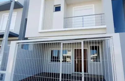 Sobrado com 3 dormitórios com closet e sacada  no bairro nsg em canoas.