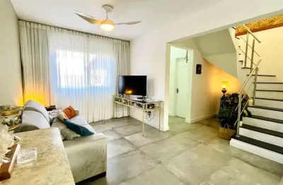 More com qualidade de vida: sobrado espaçoso em condomínio fechado.