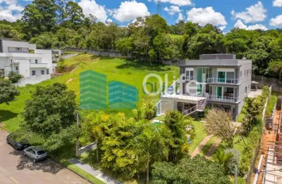 Linda casa em condomínio fechado na cidade de  Vinhedo, 698 m² área construída, 1450,00 m² de terreno, 5 dormitórios sendo 2 suítes, living 4 ambientes, 4 banheiros, 6 vagas de garagem cobertas, pisci
