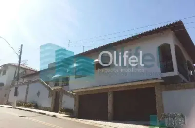 Linda casa de esquina com 3 dormitórios, sendo 1 suíte com hidromassagem, sala 2 ambientes, escritório, cozinha planejada, despensa, área gourmet, garagem para 2 carros cobertas, portão automático, ba