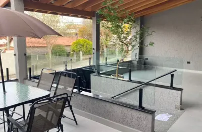 Belíssima casa 03 dormitórios  ao shopping oriente - avalia permuta