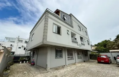 Apartamento com dois quartos sendo um suite na praia dos ingleses, bem localizado proximo ao centrinho e apenas 900 metros do mar