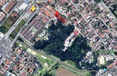 Saraju imoveis vende lote de frente com o parque bacacheri.