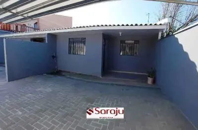 Saraju imobiliaria aluga casa de fundos geminada, com entrada compartilhada.