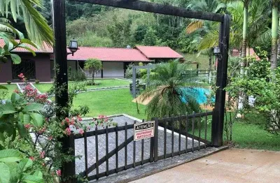 Sitio para venda em itajai  3 suites  4 banheiros  2 vagas