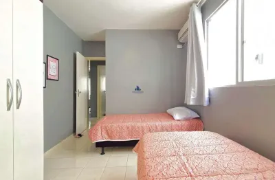 Apartamento quadra mar  mobiliado   01 dormitorio + 01 suite no centro de bc