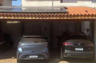 Casa à venda no mon village com 2 dormitórios e 2 vagas de garagem / próximo a av danilo galeazzi
