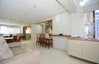 Apartamento  2 quartos com sacada no centro de florianópolis pronto para morar com vaga e elevador