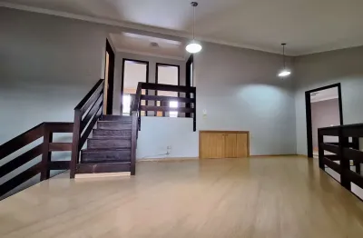 Linda casa 3 quartos, 3 vagas, 3 sacadas entre o jardim shaffer e havan bom retiro [725.004]