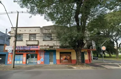 AP 4 Quartos, de esquina, próximo a PUC no Prado Velho [977.001]