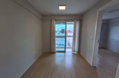 Apartamento 1 quarto próx. Av Marechal Floriano Peixoto, no Rebouças. [726.002]