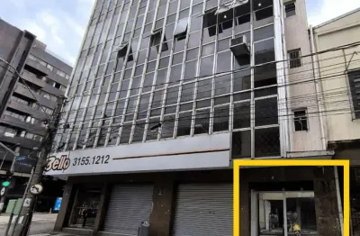 Loja de frente próximo à praça 19 de dezembro no centro [600.032]