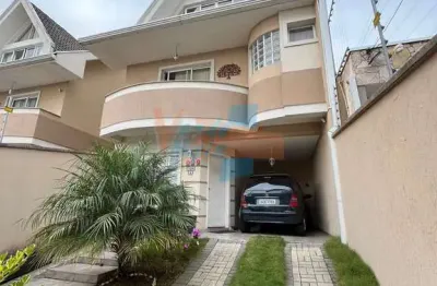 Ref. 3040– sobrado com 3 dormitórios frente para rua – guabirotuba