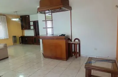 Casa comercial para alugar com amplo estacionamento - R$ 6.500,00 liq + taxas / mês - Rebouças - Curitiba/PR.