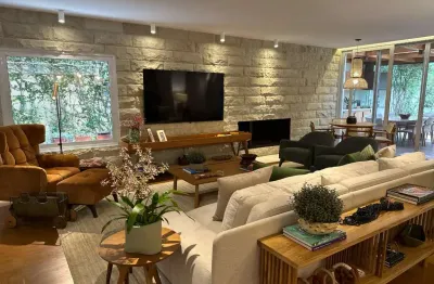 Casa no condomínio vitória régia para venda com 4 quartos, sendo 2 suítes, 530m²