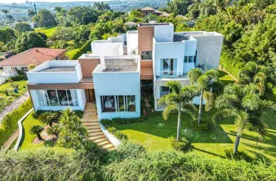 Casa em condomínio para venda com 7 quartos, sendo 6 suítes, 794m²