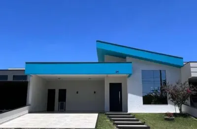 Casa no condomínio jd laguna para venda com 3 quartos, sendo 1 suíte , 180m²