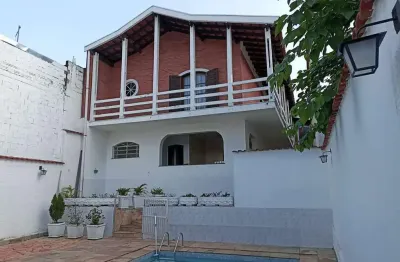 Casa para venda em Jd Santo Antônio com 3 quartos, sendo 1 suíte , 312m²