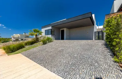 Casa no condomínio Residencial Parque dos Alecrins 2 para venda com 4 quartos, sendo 3 suítes , 280m²