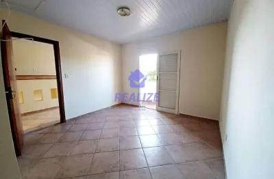 Conjunto de kitnets, com 4 kitnets,  gerando rende de r$2.700,00 mensal.