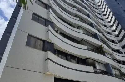 Lindo apartamento de 4 quartos com dependência completa no itaigara