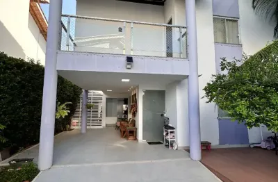 Casa á venda dentro de condomínio fechado em buraquinho com 4 quartos