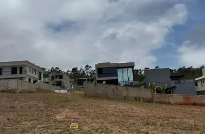 Seu novo lar no costa laguna: terreno à venda com 590m² em leve aclive