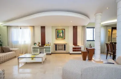 Viva o máximo de conforto no ecoville: 380m², 4 suítes e 4 vagas!