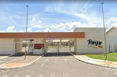 Casa à venda no parque aroeira – 3 quartos, suíte, quintal privativo e lazer completo