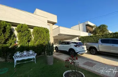Casa em condomínio fechado com 4 quartos à venda na Rua das Tarumãs, Jardins Lisboa, Goiânia