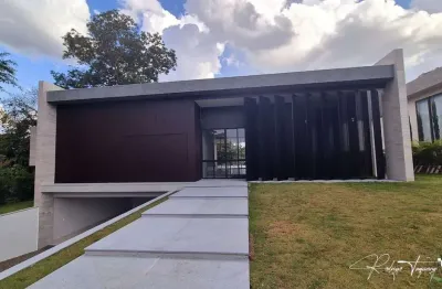 Aldeia do vale – casa térrea moderna com 4 suítes e lazer completo em goiânia