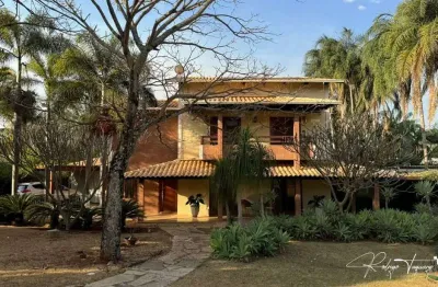 Sobrado à venda no aldeia do vale com 3 suítes, lazer completo e energia fotovoltaica