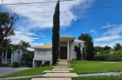 Sobrado neoclássico no aldeia do vale – 4 suítes e lazer completo