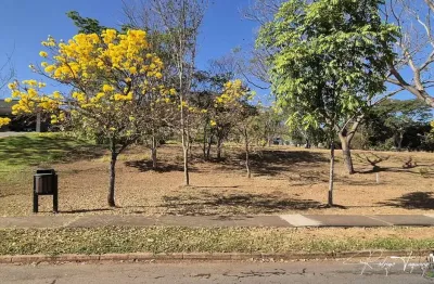 Aldeia do vale – terreno plano acima do nível da rua no centro do condomínio em goiânia