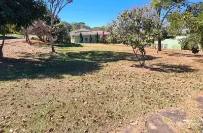 Aldeia do vale – terreno de esquina 2.179 m² próximo à entrada do condomínio em goiânia