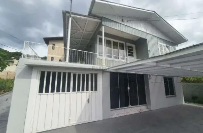 Lindas casas/duas casas no terreno- excelente localização.