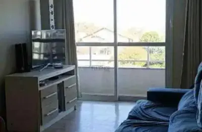 Lindo apartamento com sacada e churrasqueira no universitário