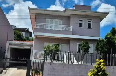 Maravilhosa casa de 2 pisos com quintal no licorsul