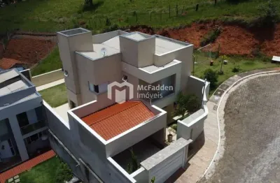 Casa com 3 quartos para alugar na Rua Doutor José Resek, 67, Pinheirinho, Itajubá